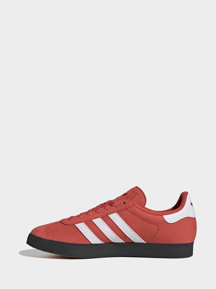 adidas Originals Red Gazelle Trainers - Image 2 of 9 adidas Originals Red Gazelle Trainers - Image 2 of 9