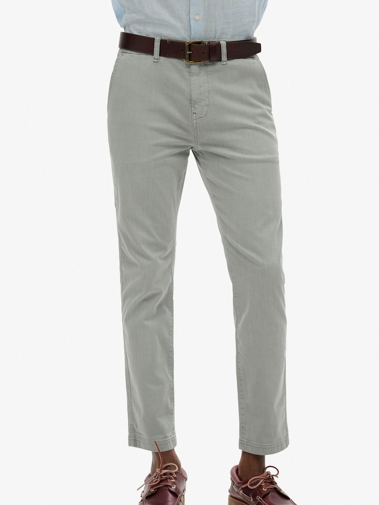 Pantalones chinos International de Superdry - Imagen 1 de 5