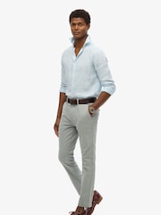 Pantalones chinos International de Superdry - Imagen 4 de 5
