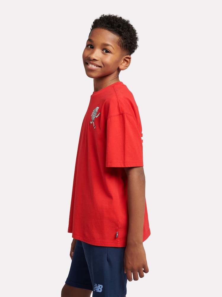 rdeča - New Balance otroška majica s kratkimi rokavi iz 100% bombaža z grafiko na hrbtu - Slika 2 iz 6 rdeča - New Balance otroška majica s kratkimi rokavi iz 100% bombaža z grafiko na hrbtu - Slika 2 iz 6