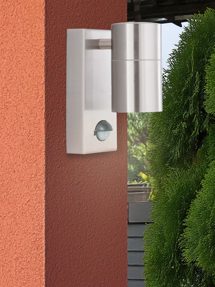 Searchlight Stainless Steel Liberty Single Outdoor Wall Light - Image 1 of 2