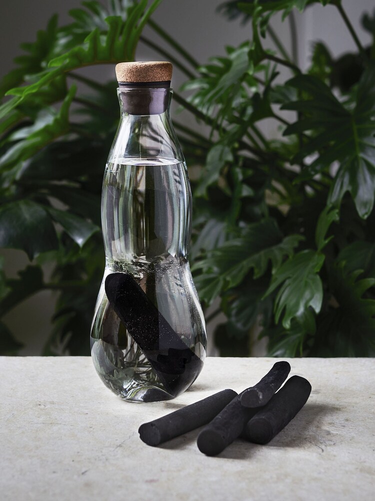 Black & Blum Eau Carafe & X4 Active Charcoal Water Filter - Image 2 of 6