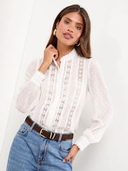 Blusa Lipsy Lace com Gola V - Imagem 1 de 4