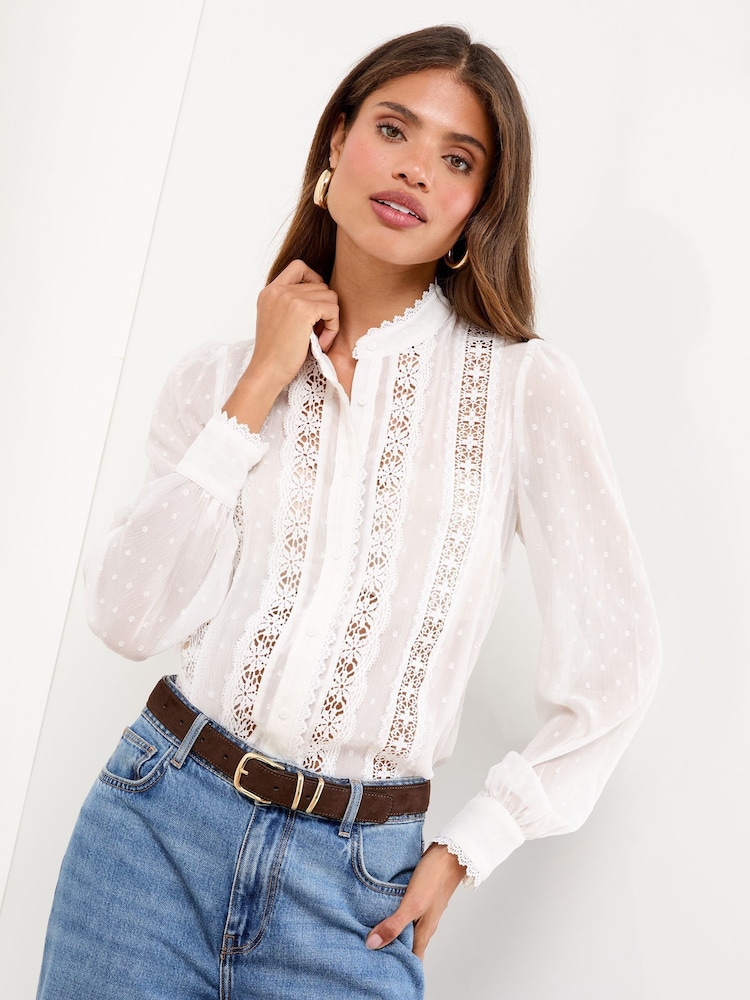 Blusa Lipsy Lace com Gola V - Imagem 1 de 4