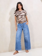 Lipsy Animal Embellished T-Shirt - Image 3 of 4