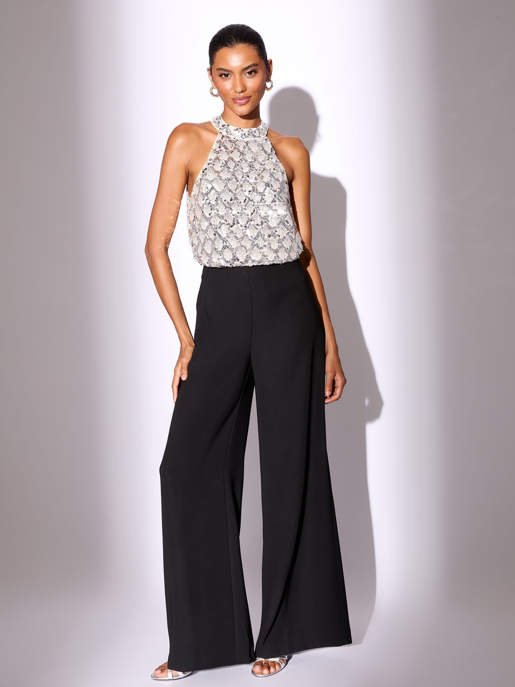 Next：日本 シャンパンゴールド - Lipsy スパンコール ホルターネック