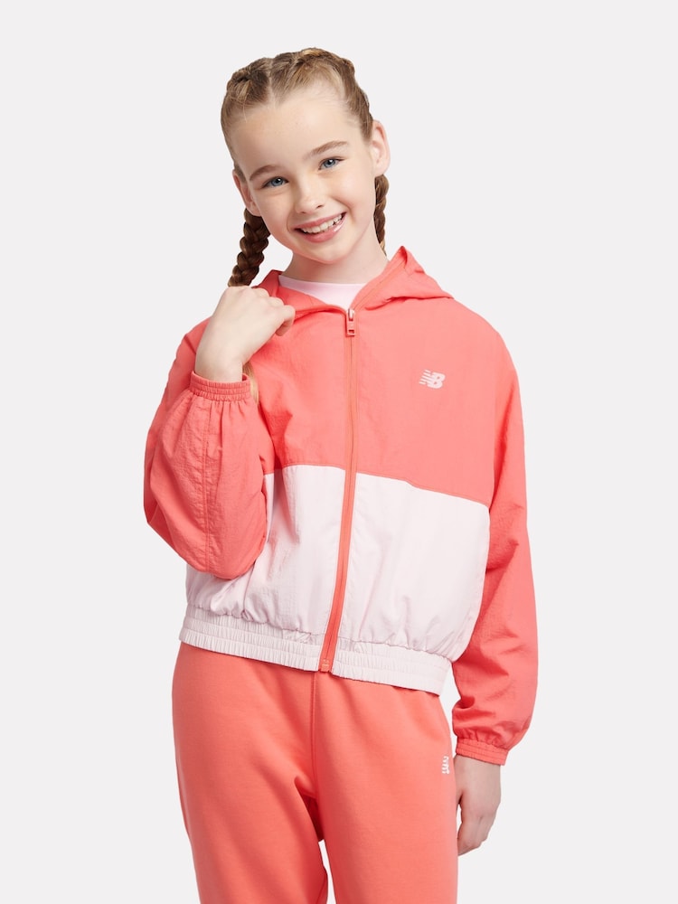 أحمر - سترة رياضية مبطنة مُزينة بقماش شبكي Wind Cheater من New Balance Kids - صورة 1 من 9
