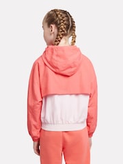أحمر - سترة رياضية مبطنة مُزينة بقماش شبكي Wind Cheater من New Balance Kids - صورة 3 من 9