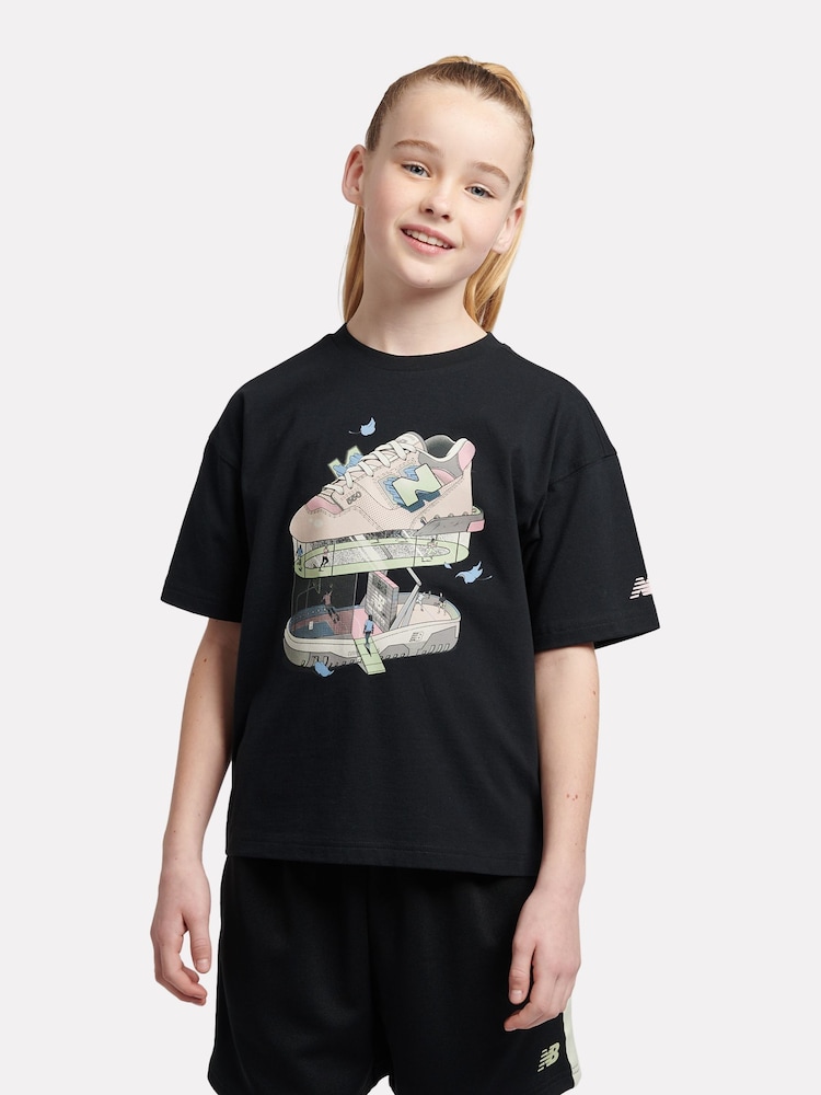 أسود - New Balance Kids Fitness Centre Illustrated Graphic 100% Cotton T-Shirt - صورة 1 من 7