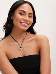Jon Richard Gold Tone Cord And Ridge Heart Pendant - Image 2 of 3