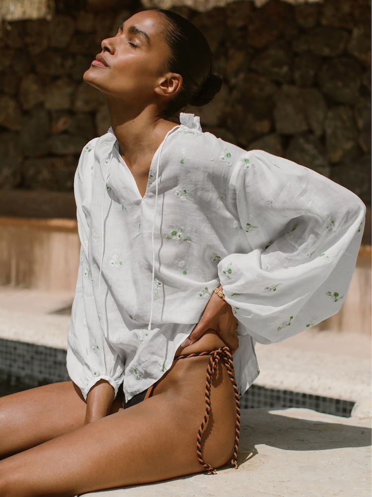 Reiss Maya Floral-Embroidered Tie-Neck Blouse Ramie-Lyocell - Bild 1 von 6