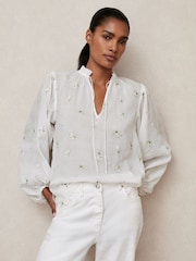 Reiss Maya Floral-Embroidered Tie-Neck Blouse Ramie-Lyocell - Bild 3 von 6