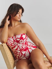 Rojo con estampado de conchas - Bañador palabra de honor Magisculpt de Simply Be  - Imagen 1 de 4