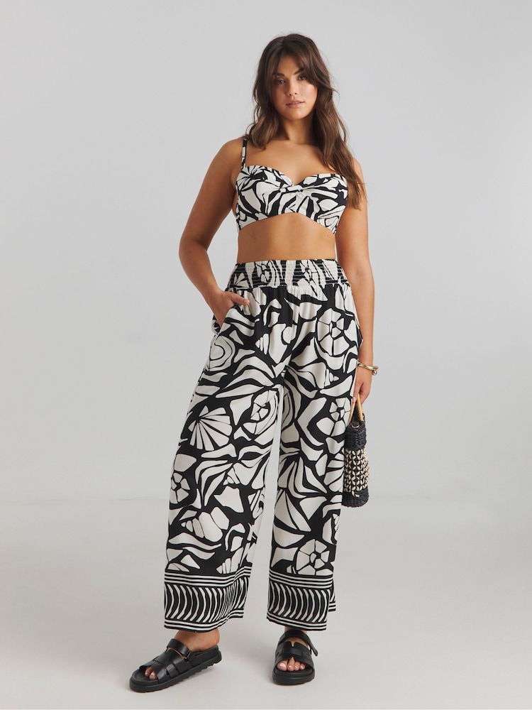Simply Be White Beach To Beach Mono Shell Print Wide Trousers - Image 1 of 4 Simply Be White Beach To Beach Mono Shell Print Wide Trousers - Image 1 of 4