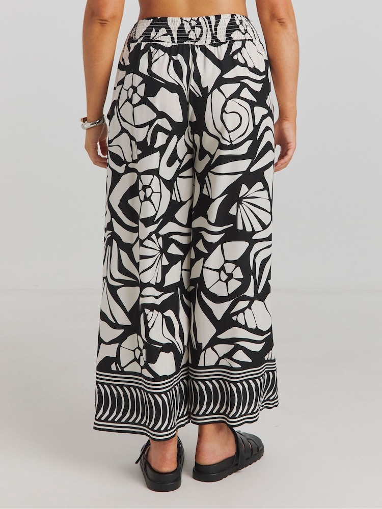 Simply Be White Beach To Beach Shell Print Wide Trousers - Image 2 of 4