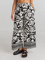 Simply Be White Beach To Beach Shell Print Wide Trousers - Image 3 of 4