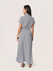 Soaked in Luxury SLArjana Short Sleeve Maxi Shirt Black Dress - Image 3 of 5