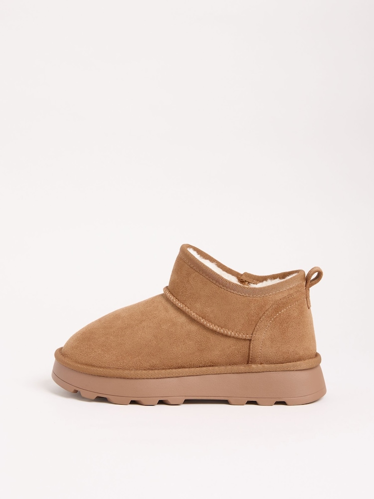 Tan Natural - Friends Like These – Gemütliche Stiefelette aus Wildleder mit Kunstfellfutter - Bild 5 von 5 Tan Natural - Friends Like These – Gemütliche Stiefelette aus Wildleder mit Kunstfellfutter - Bild 5 von 5
