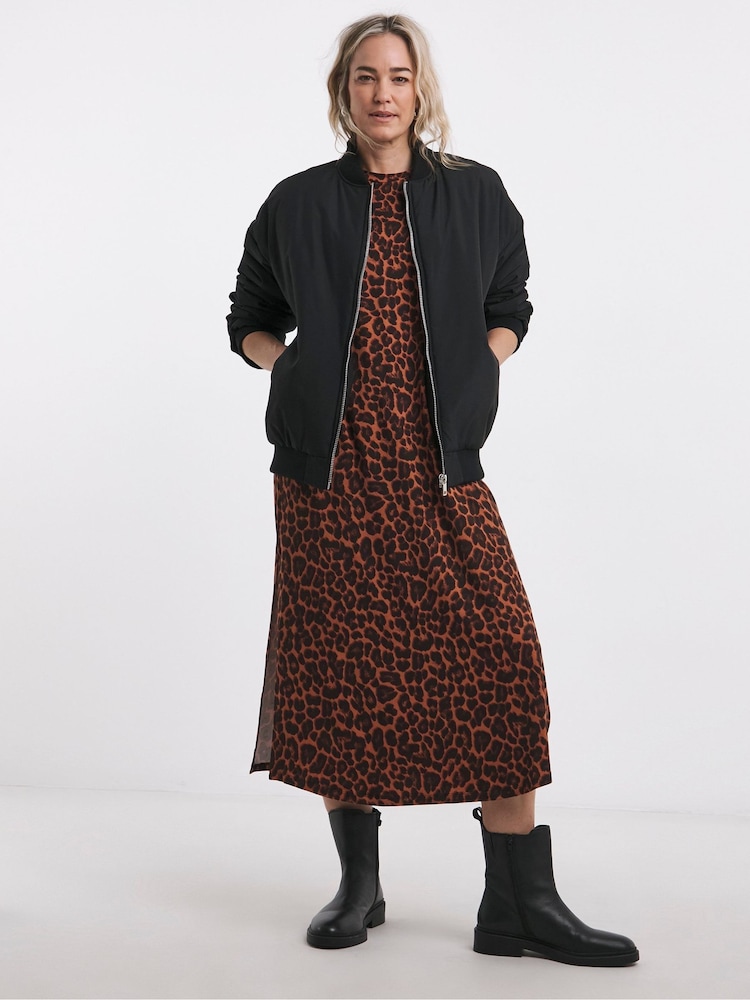 JD Williams Red Soft Touch Leopard Print Half Sleeve Midi T-Shirt Dress - Image 4 of 4