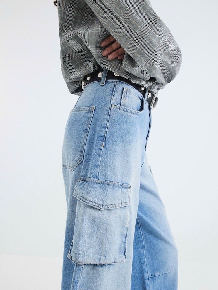 River Island Blue Denim Cargo Barrel 100% Cotton Jeans - Image 4 of 4 River Island Blue Denim Cargo Barrel 100% Cotton Jeans - Image 4 of 4
