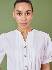 Yumi White Pleated Short Sleeve 100% Cotton Shirt - Image 3 of 5