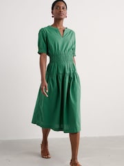 Dunkelgrün - Seasalt Cornwall Edith Smocked 100% Cotton Midi Dress - Bild 3 von 5