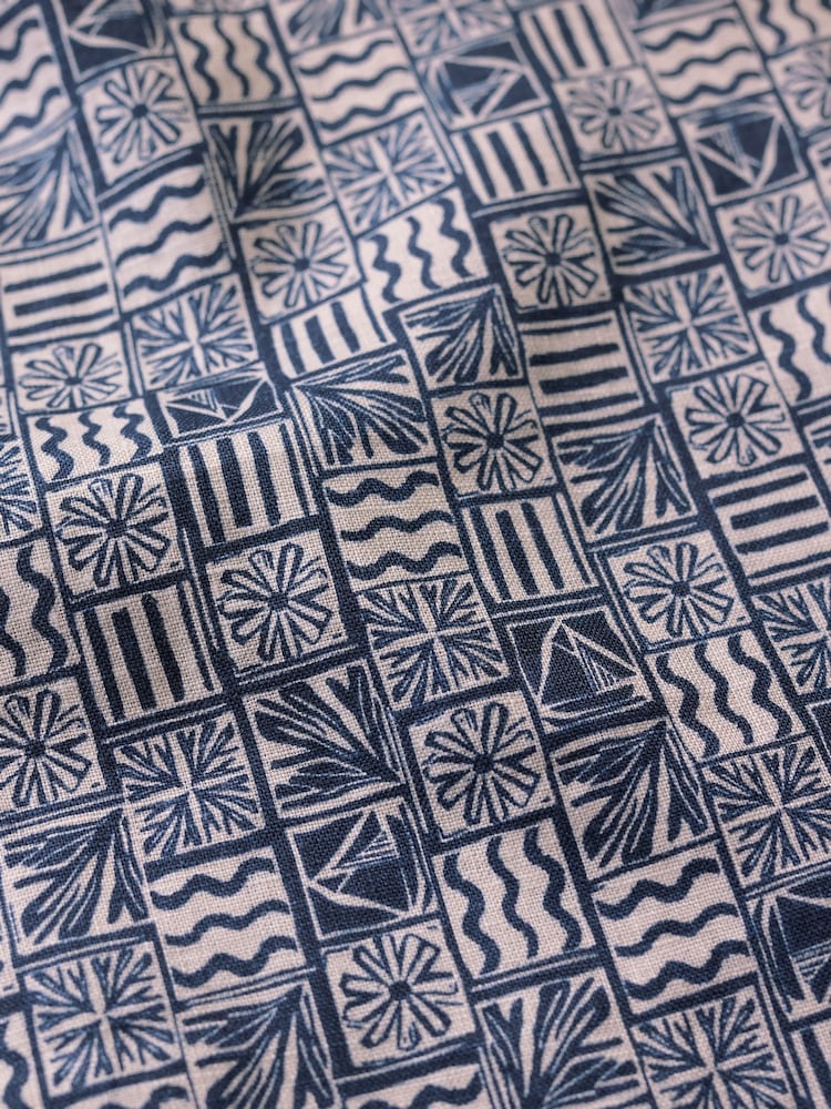 Seasalt Cornwall Blue Mens Blue Heron Short Sleeve 100% Linen Shirt - Image 5 of 5