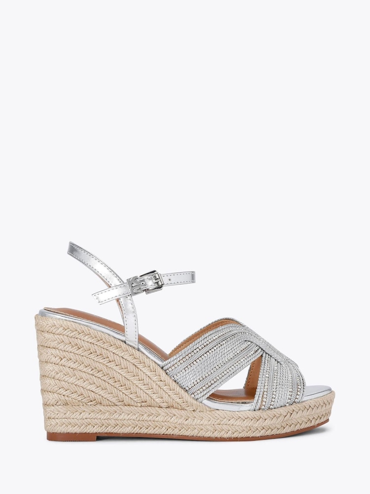 فضي - صندل Pose بكعب عريض من KG Kurt Geiger - صورة 1 من 4 فضي - صندل Pose بكعب عريض من KG Kurt Geiger - صورة 1 من 4
