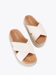 Cream - Carvela Fascino sandali z debelim ploskim podplatom - Slika 3 iz 4
