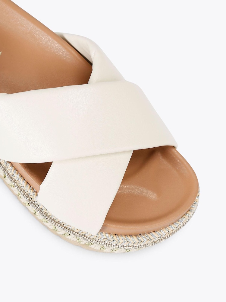 Cream - Carvela Fascino sandali z debelim ploskim podplatom - Slika 4 iz 4 Cream - Carvela Fascino sandali z debelim ploskim podplatom - Slika 4 iz 4