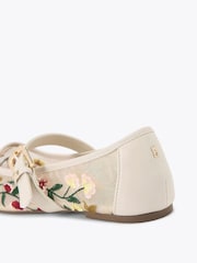 Crema - KG Kurt Geiger Nina Mesh Pumps - Imagen 3 de 4