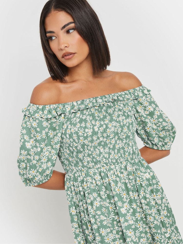 PixieGirl Petite Green Daisy Floral Puff Sleeve Midi Dress - Image 4 of 5