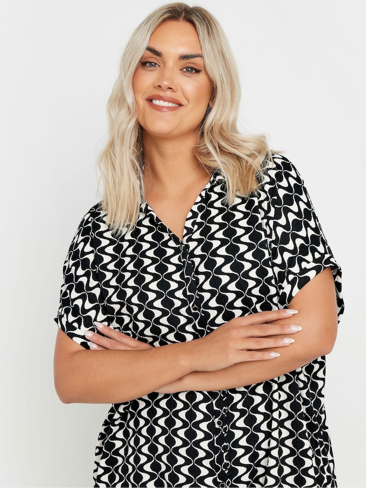 Yours Curve Abstract Crinkle Short Sleeve Shirt - Bild 1 von 5