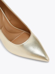 Dorado - Carvela Black Corletta Court Shoes - Imagen 4 de 4