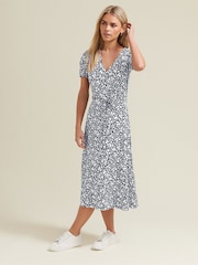 Azul - M&Co Petite Jersey Floral Print Wrap Dress - Imagen 2 de 6