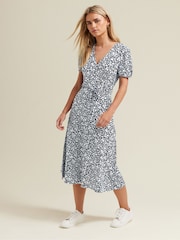 Azul - M&Co Petite Jersey Floral Print Wrap Dress - Imagen 4 de 6