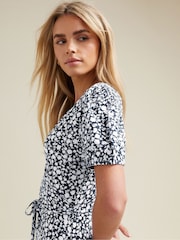 Azul - M&Co Petite Jersey Floral Print Wrap Dress - Imagen 5 de 6