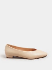 Creme - Long Tall Sally Low Block Almond Court Shoes - Imagem 3 de 5