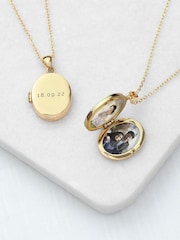 Treat Republic Personalised Oval Photo Locket - Image 1 of 5
