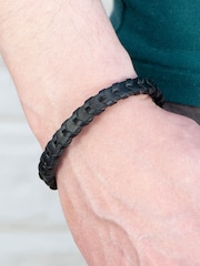 Treat Republic Mens Personalised Leather Chevron Black Bracelet - Image 2 of 5