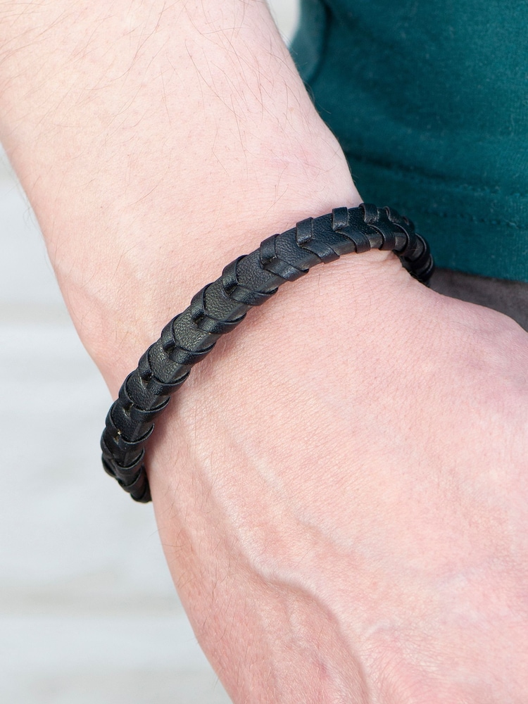 Treat Republic Mens Personalised Leather Chevron Black Bracelet - Image 2 of 5