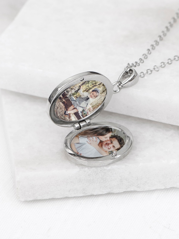 Treat Republic Personalised Oval Photo Locket - Image 2 of 5