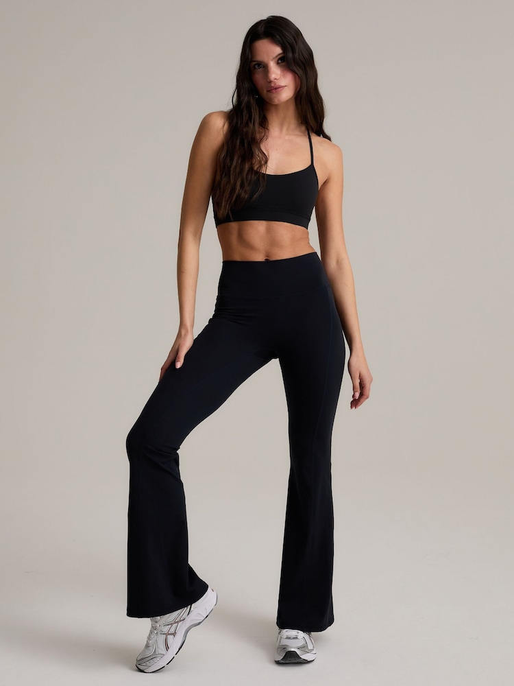 أسود - Chelsea Peers SoftSculpt Flared Leggings - صورة 1 من 5 أسود - Chelsea Peers SoftSculpt Flared Leggings - صورة 1 من 5