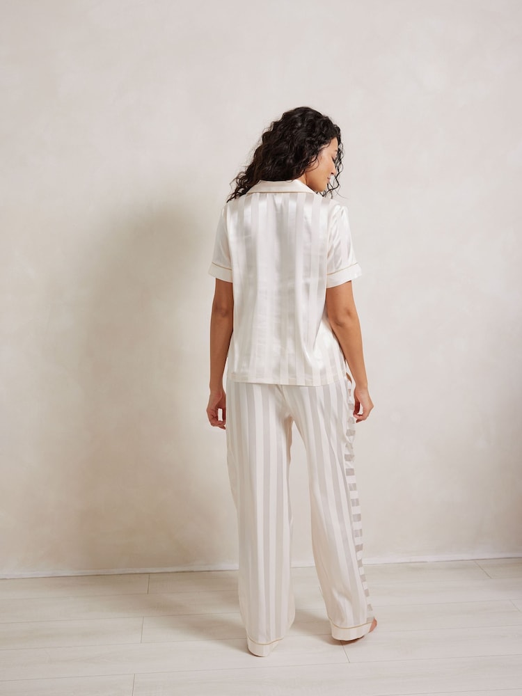 Chelsea Peers White Satin Jacquard Stripe Long Pyjama Set - Image 2 of 5
