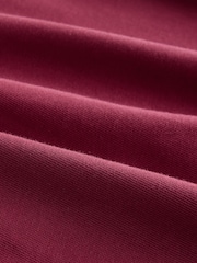 Texto Vermelho Borgonha - Ajuste descontraído - Camiseta de Natal - Imagem 4 de 4