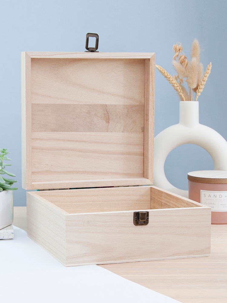 Treat Republic Personalised Medium Floral Print Bridesmaid Keepsake Box (Eucalyptus) - Image 2 of 4