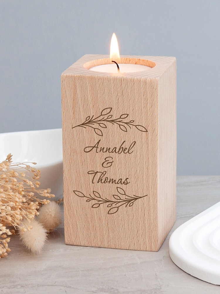 Treat Republic Personalised Wreath Wooden Tealight Holder - Image 1 of 5