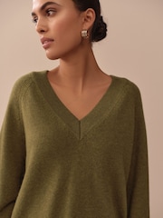 Green 100% Merino Wool N. Premium V-Neck Jumper - Image 5 of 5