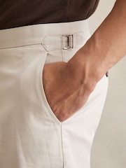 Песочный - Reiss Sketch Cotton-Linen Tailored Shorts - Изображение 4 из 7