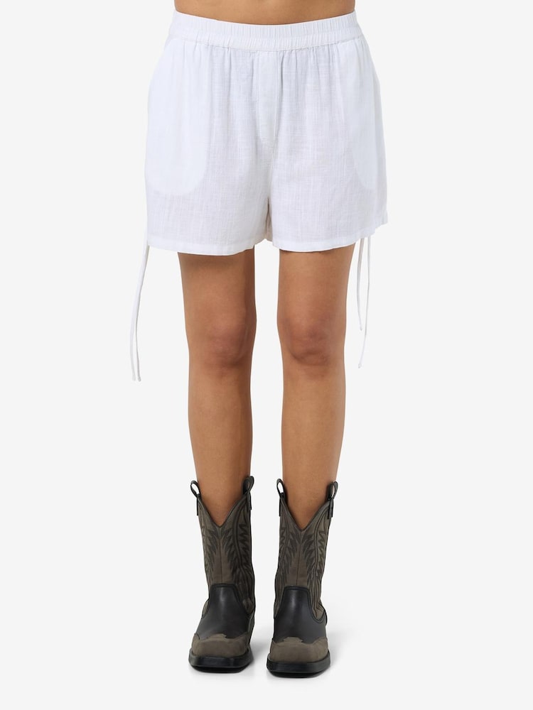 NOISY MAY White Elasticated Waist Linen Blend Shorts - Image 2 of 4
